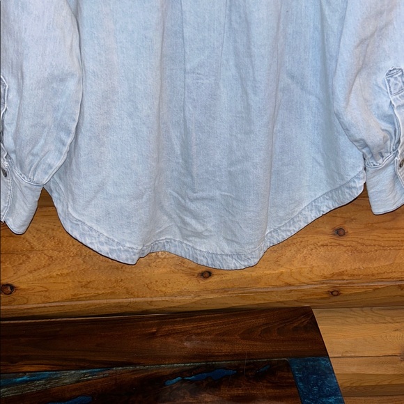 Free People NWOT Ashley Denim Shirt Size Medium in Classic Blue Wash - Picture 15 of 16